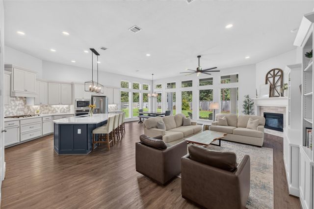 313 Lane Landing Place, Montgomery, TX 77316