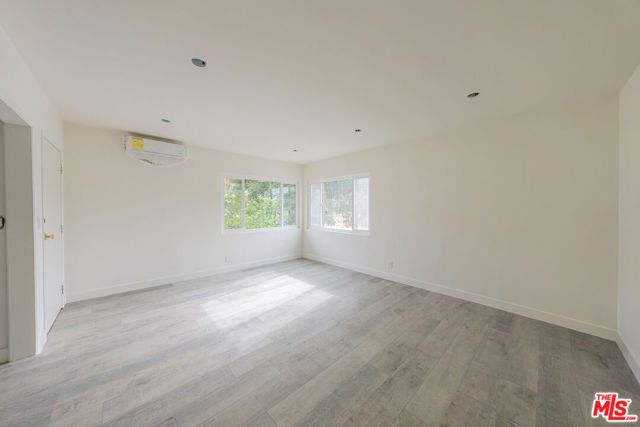 10043 Haines Canyon Avenue B, Los Angeles, CA 91042