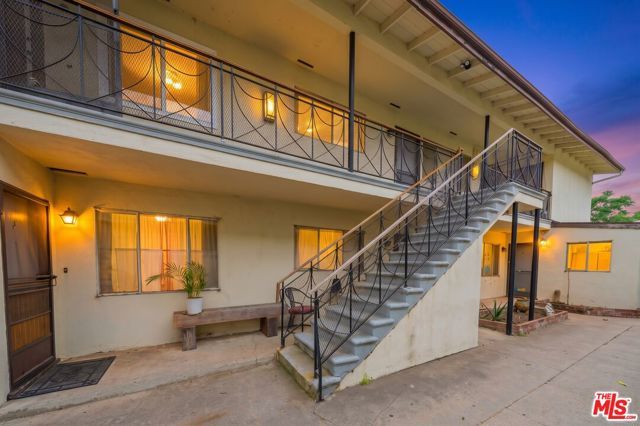 10043 Haines Canyon Avenue B, Los Angeles, CA 91042