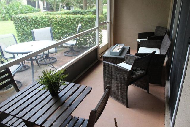 6974 Oak Bridge Lane, Greenacres, FL 33467