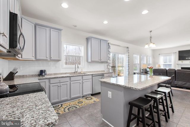 121 HARTWOOD LANDING LN, Fredericksburg, VA 22406