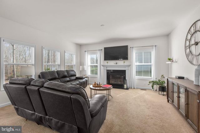 121 HARTWOOD LANDING LN, Fredericksburg, VA 22406