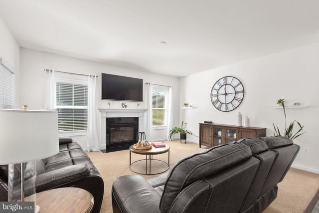 121 HARTWOOD LANDING LN, Fredericksburg, VA 22406