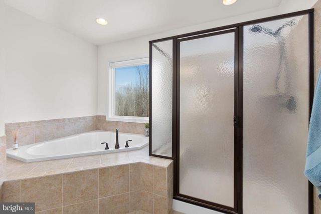 121 HARTWOOD LANDING LN, Fredericksburg, VA 22406