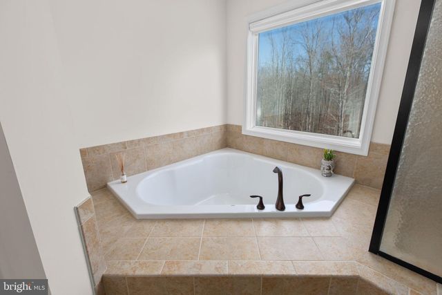 121 HARTWOOD LANDING LN, Fredericksburg, VA 22406