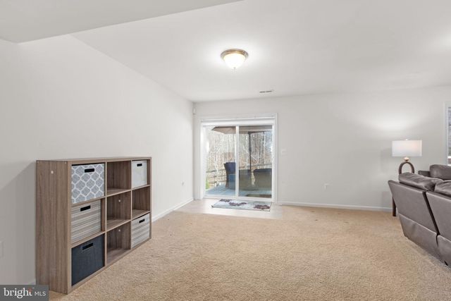 121 HARTWOOD LANDING LN, Fredericksburg, VA 22406