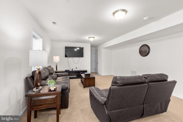 121 HARTWOOD LANDING LN, Fredericksburg, VA 22406