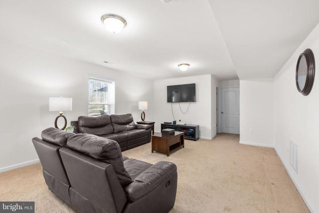 121 HARTWOOD LANDING LN, Fredericksburg, VA 22406