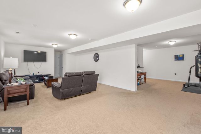 121 HARTWOOD LANDING LN, Fredericksburg, VA 22406