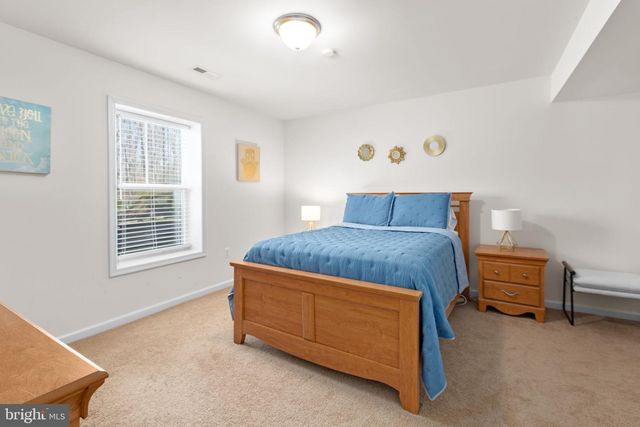 121 HARTWOOD LANDING LN, Fredericksburg, VA 22406