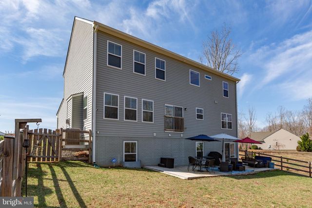 121 HARTWOOD LANDING LN, Fredericksburg, VA 22406