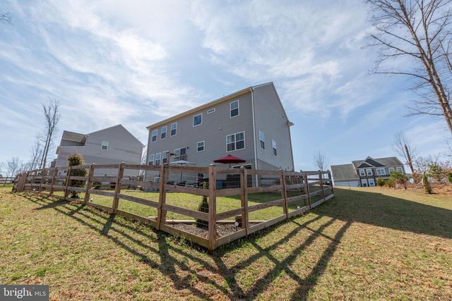 121 HARTWOOD LANDING LN, Fredericksburg, VA 22406