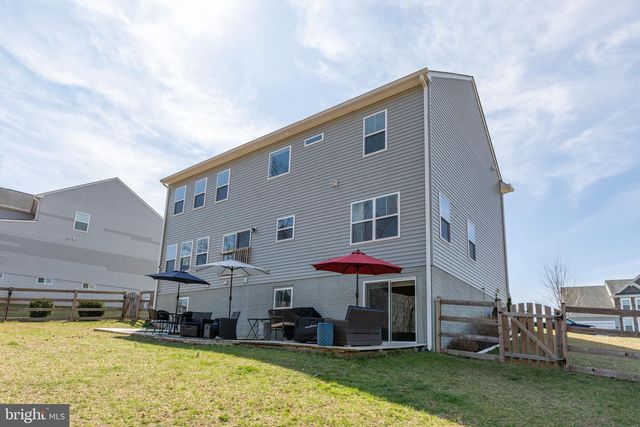 121 HARTWOOD LANDING LN, Fredericksburg, VA 22406