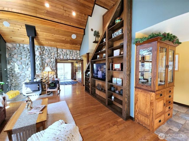 931 Turkey Road NW, Olympia, WA 98502