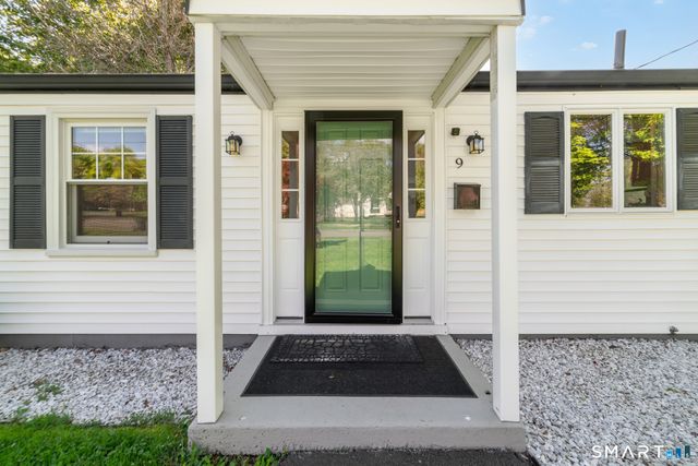 9 Fisk Drive, Newington, CT 06111