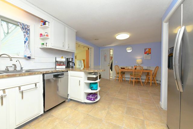 24 Lakewood Road, Sagamore Beach, MA 02562