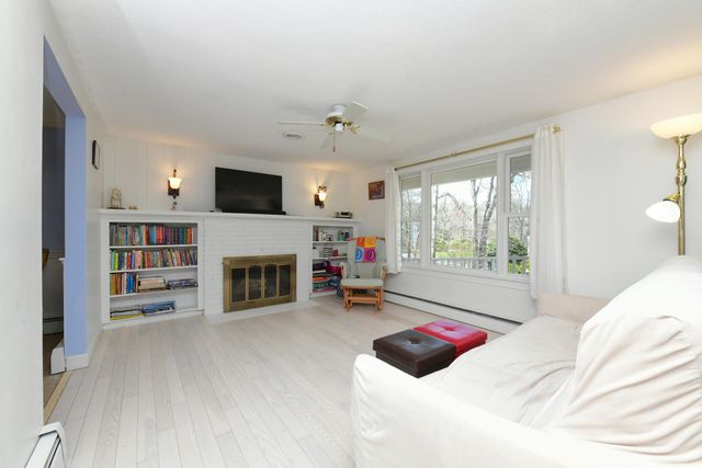 24 Lakewood Road, Sagamore Beach, MA 02562