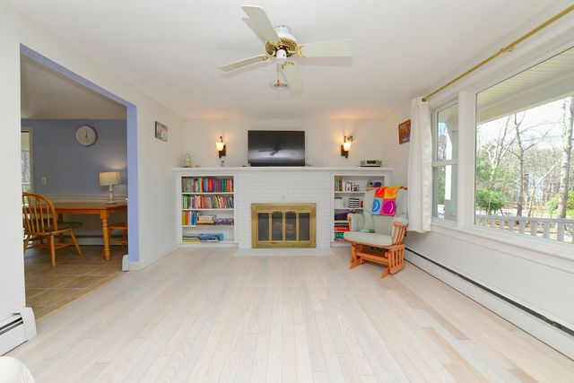 24 Lakewood Road, Sagamore Beach, MA 02562