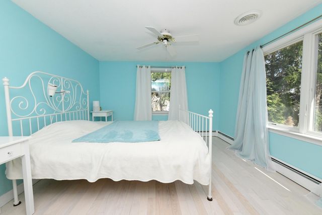 24 Lakewood Road, Sagamore Beach, MA 02562