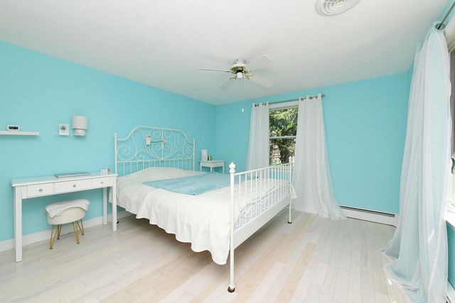 24 Lakewood Road, Sagamore Beach, MA 02562