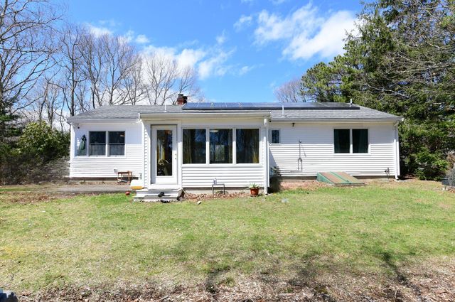 24 Lakewood Road, Sagamore Beach, MA 02562