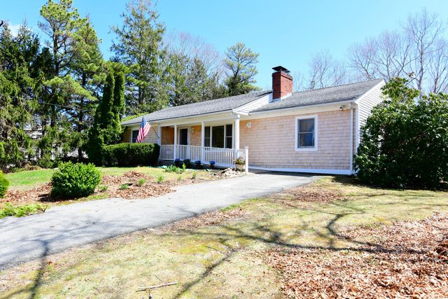 24 Lakewood Road, Sagamore Beach, MA 02562
