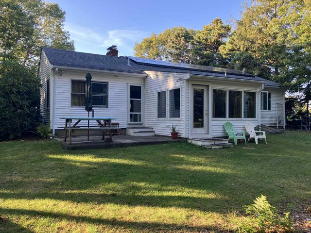 24 Lakewood Road, Sagamore Beach, MA 02562