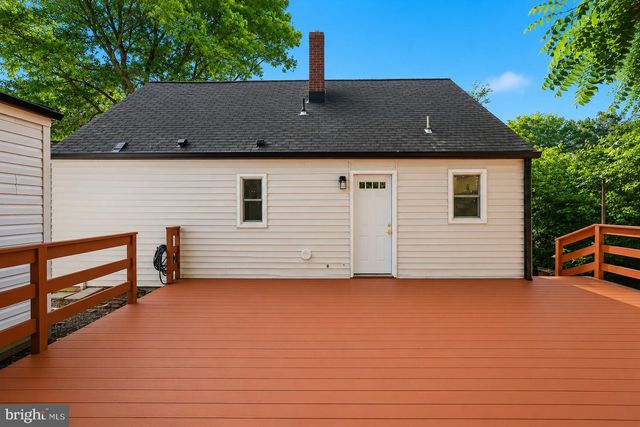 6002 RIXEY DR, Alexandria, VA 22303