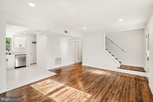 6002 RIXEY DR, Alexandria, VA 22303