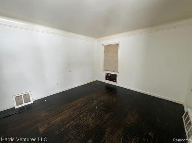 12200 Auburn Street, Detroit, MI 48228