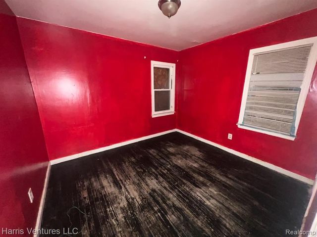 12200 Auburn Street, Detroit, MI 48228