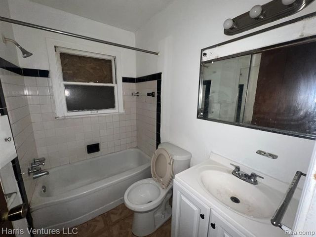 12200 Auburn Street, Detroit, MI 48228