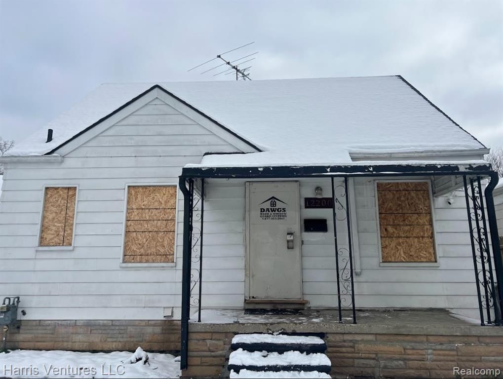 12200 Auburn Street, Detroit, MI 48228