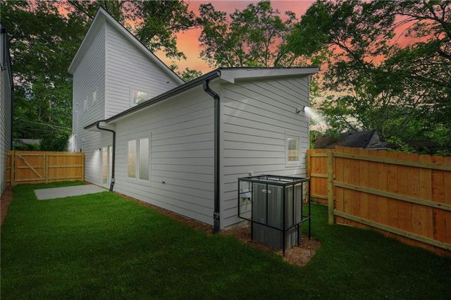 2464 Bellview NW Avenue, Atlanta, GA 30318