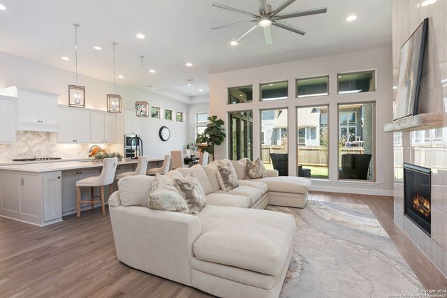 10037 REBECCA PL, Boerne, TX 78006