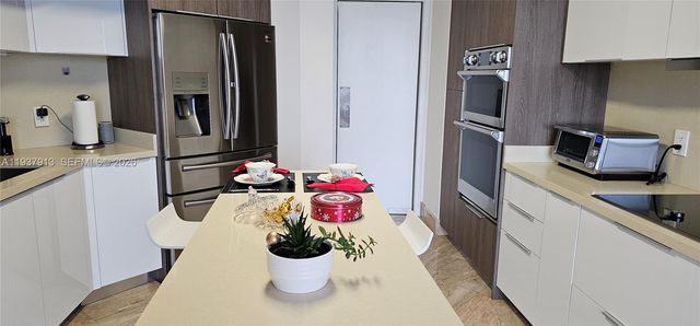 3802 NE 207th St 1204, Aventura, FL 33180