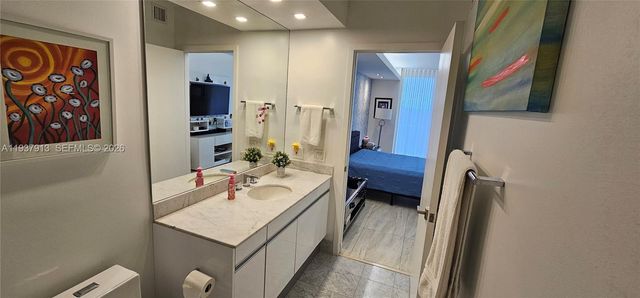 3802 NE 207th St 1204, Aventura, FL 33180