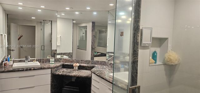 3802 NE 207th St 1204, Aventura, FL 33180