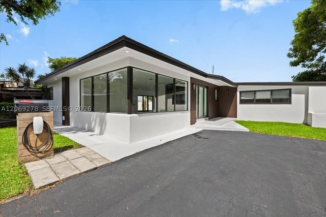406 Lawn Acres Ct, Hollywood, FL 33023