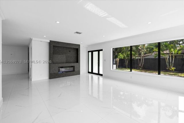 406 Lawn Acres Ct, Hollywood, FL 33023