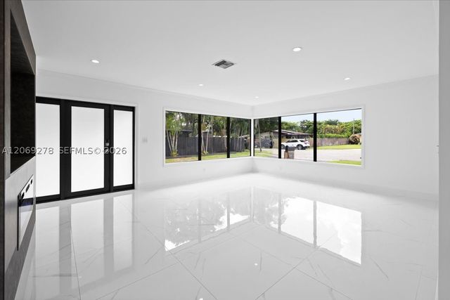 406 Lawn Acres Ct, Hollywood, FL 33023