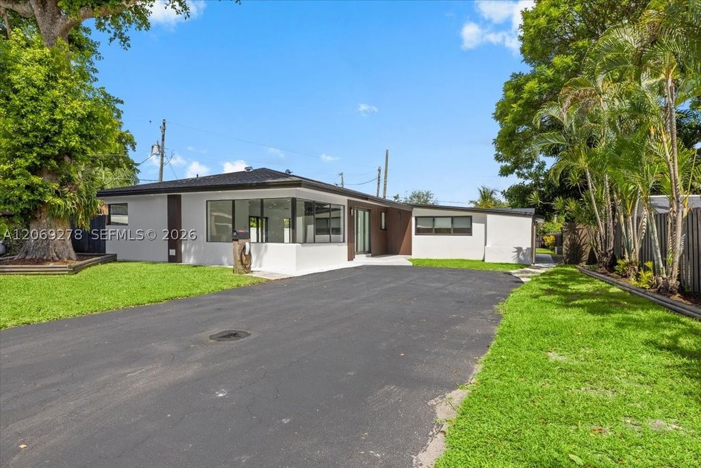 406 Lawn Acres Ct, Hollywood, FL 33023
