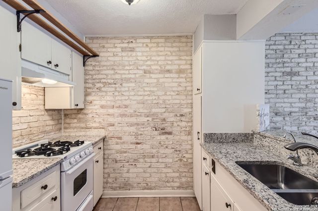 8030 Broadway Apt 203C, San Antonio, TX 78209