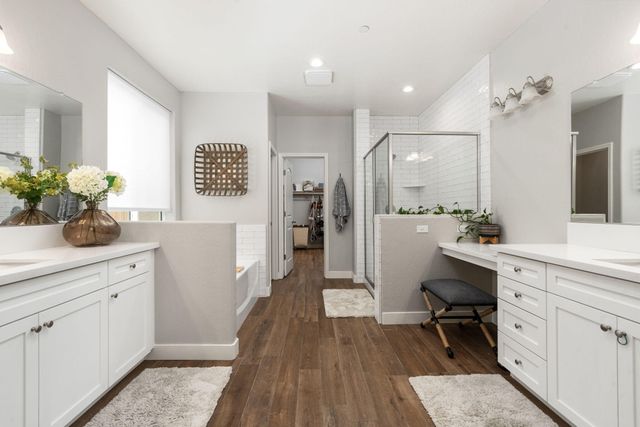 3428 N Crenshaw Court, Visalia, CA 93291