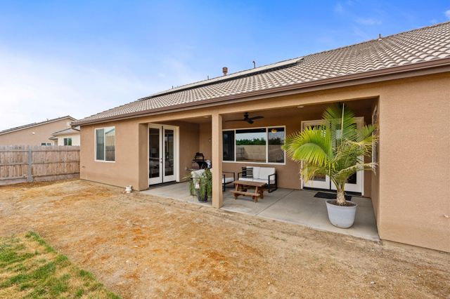 3428 N Crenshaw Court, Visalia, CA 93291