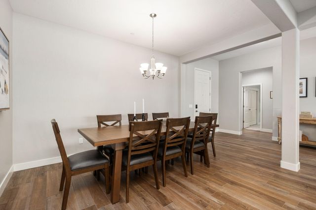 3428 N Crenshaw Court, Visalia, CA 93291