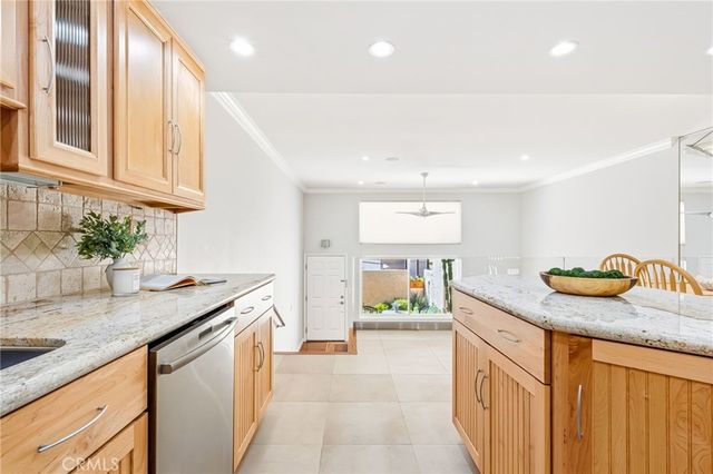 23401 Park Sorrento 55, Calabasas, CA 91302