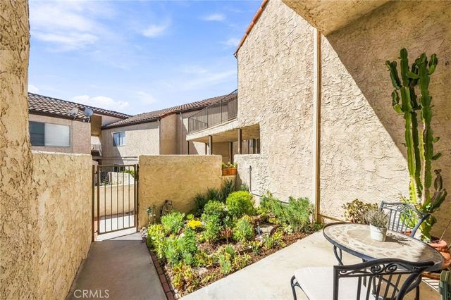 23401 Park Sorrento 55, Calabasas, CA 91302