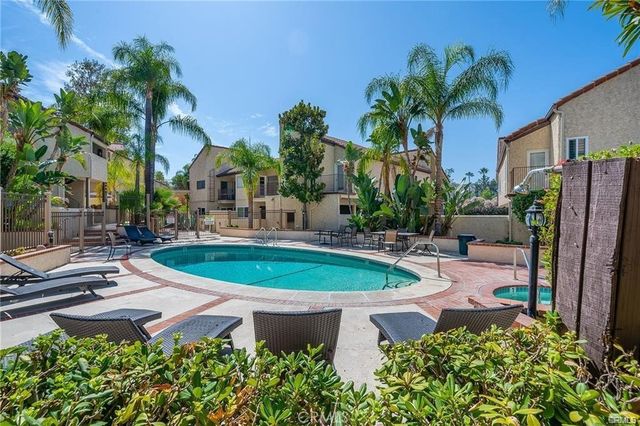 23401 Park Sorrento 55, Calabasas, CA 91302