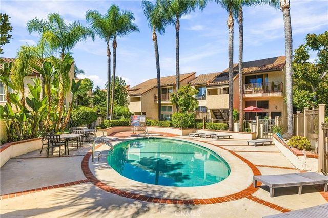 23401 Park Sorrento 55, Calabasas, CA 91302